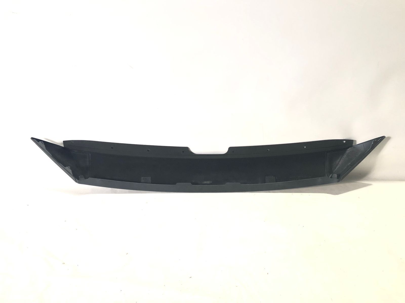 GHP950033C51 Накладка решетки радиатора (Продолжение капота) MAZDA 6 (2013-17), (GHP9-50-033C-51), (Новая запчасть. Неоригинал высокого качества)