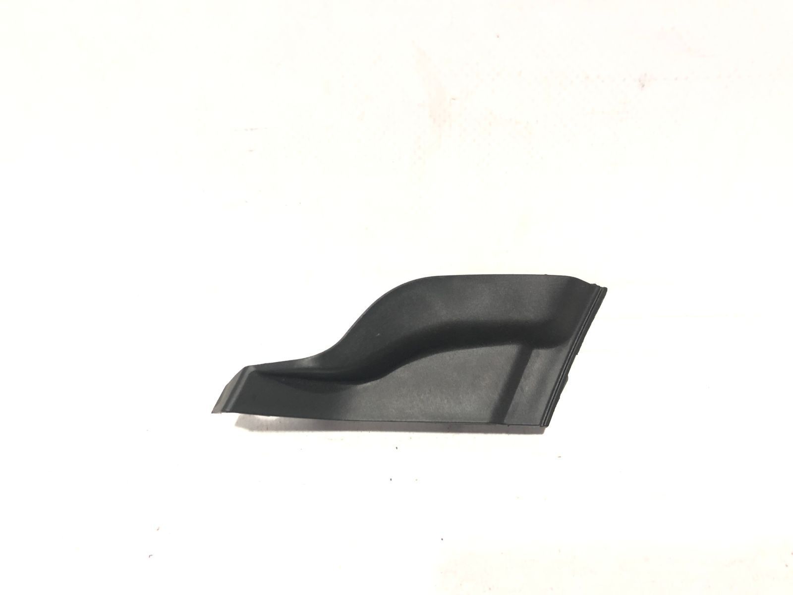 5508447020 Жабо уголок левый TOYOTA PRIUS HYBRID (2010-15), (55084-47020), (Новая запчасть. Неоригинал высокого качества)