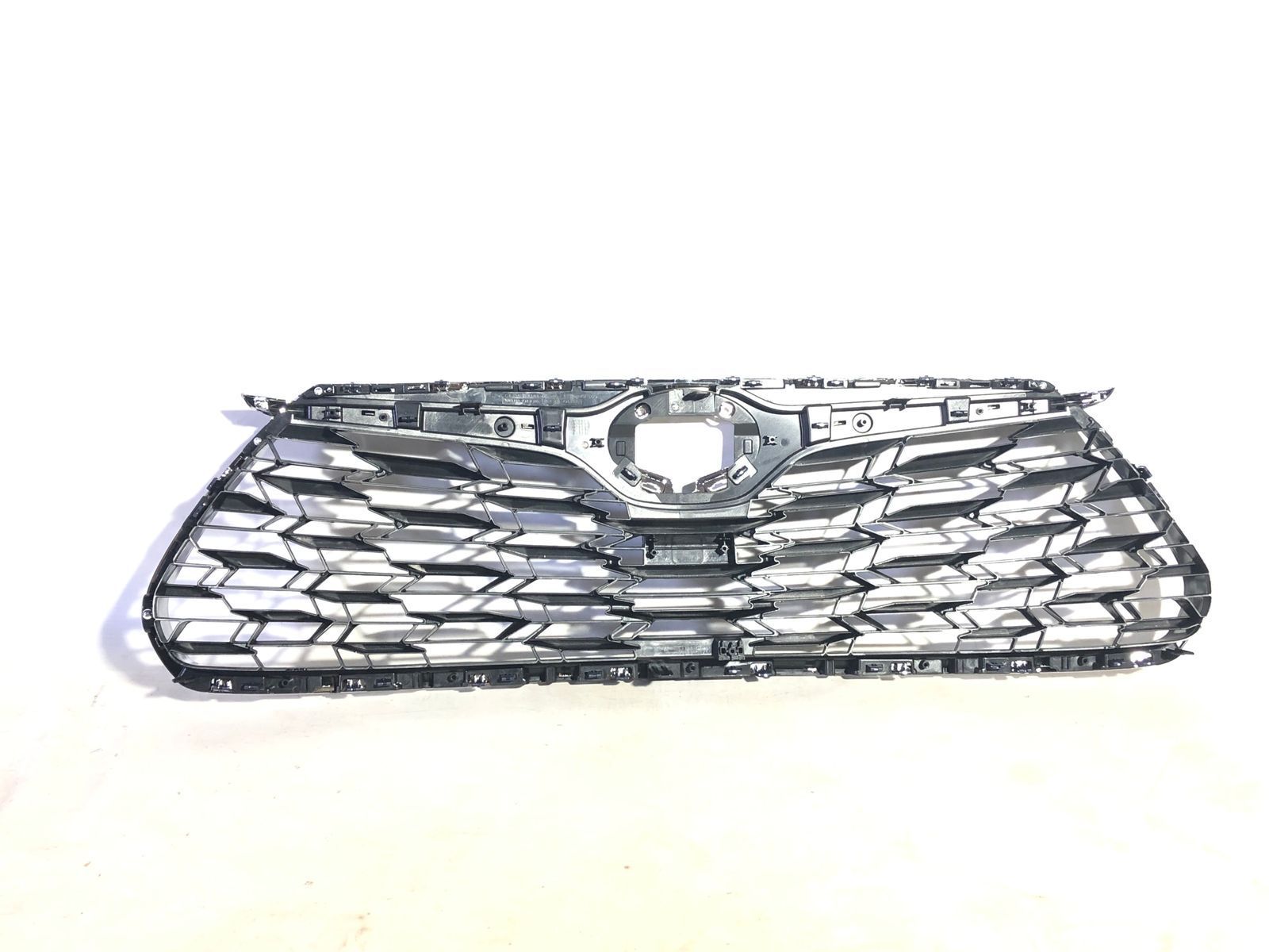 531010E330 Решітка радіатора ХРОМ з камерою TOYOTA HIGHLANDER (2020), (53101-0E330),