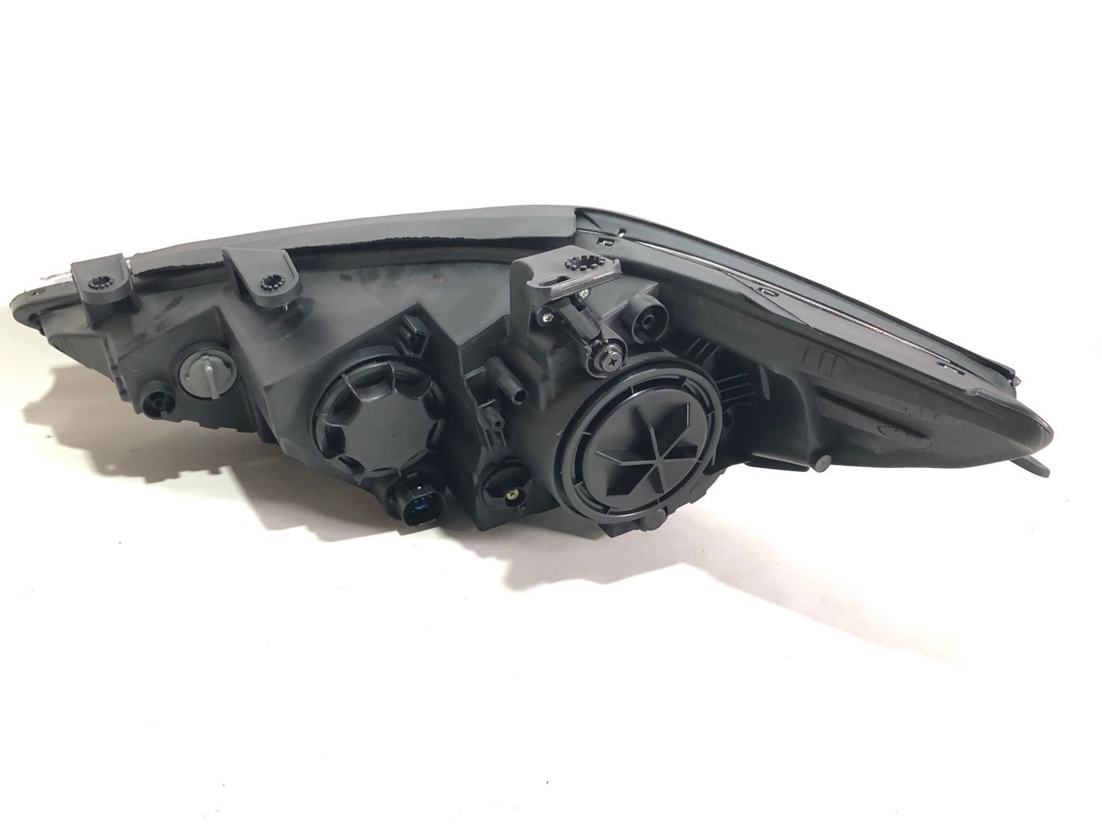 92102F3010 Фара галоген с LED дхо правая HYUNDAI ELANTRA (2016-18), (92102-F3010), (Новая запчасть. Неоригинал высокого качества)