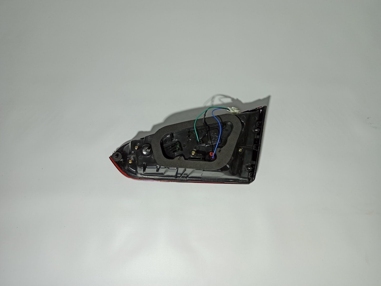92403B0600 Фонарь внутренний LED левый KIA FORTE (2016-18), (92403-B0600), (Новая запчасть. Неоригинал высокого качества)