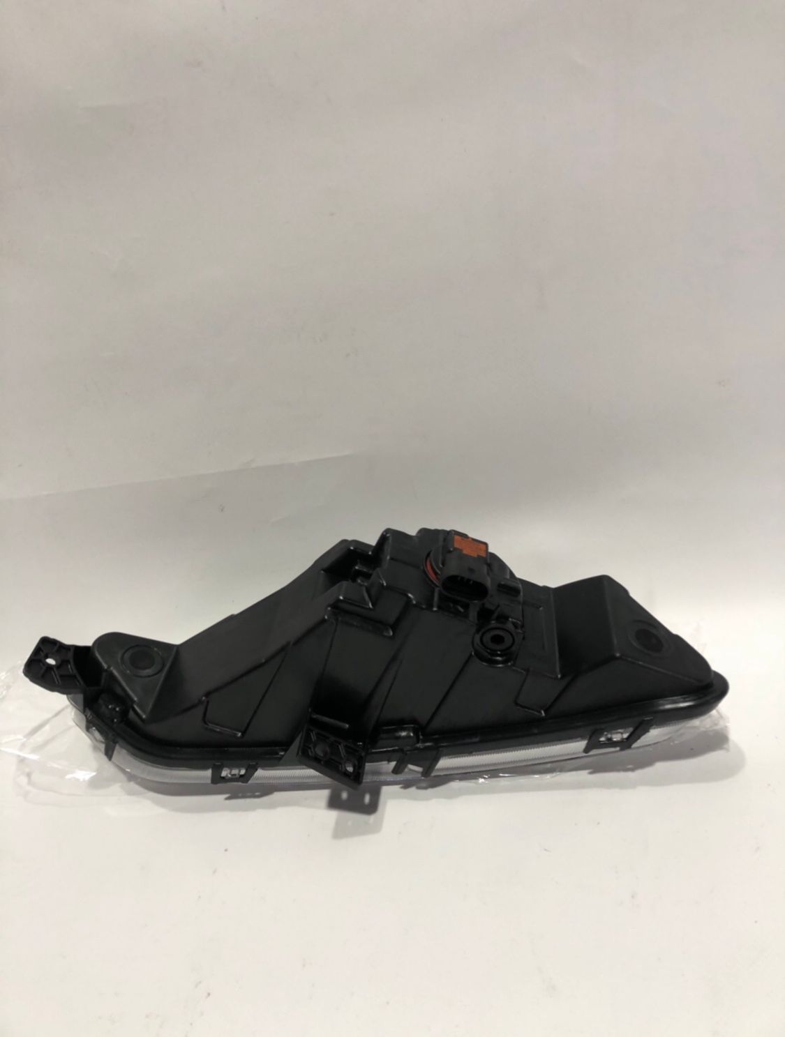 HS7Z15200A Противотуманная фара правая FORD FUSION (2017-18), (HS7Z-15200-A), (Новая запчасть. Неоригинал высокого качества)