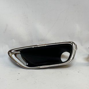 68261711AA Накладка противотуманки левая с хромом JEEP GRAND CHEROKEE (2017-20), (68261711AA), (Новая запчасть. Неоригинал высокого качества)