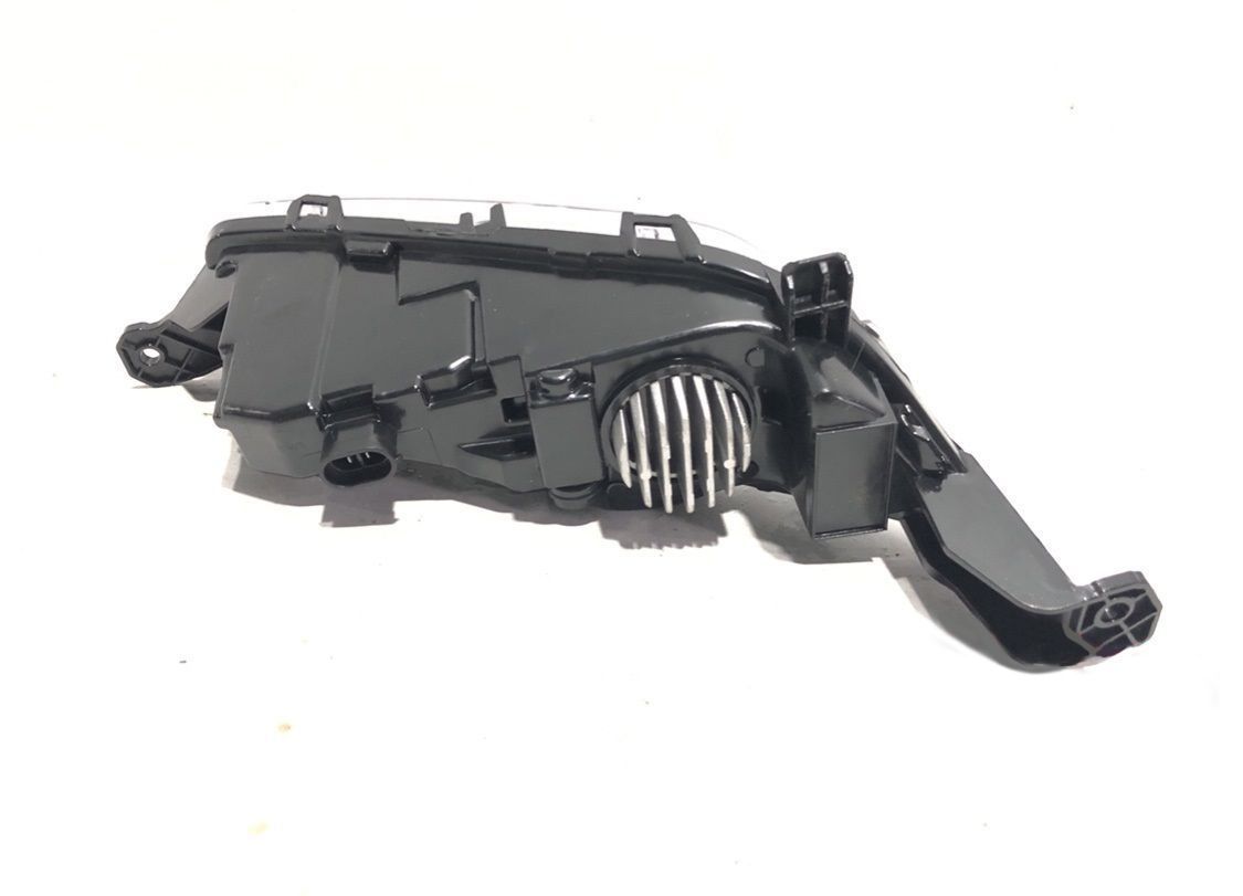 HS7Z15200G Протитуманка права FORD EXPLORER (2018-19), (HS7Z-15200-G),