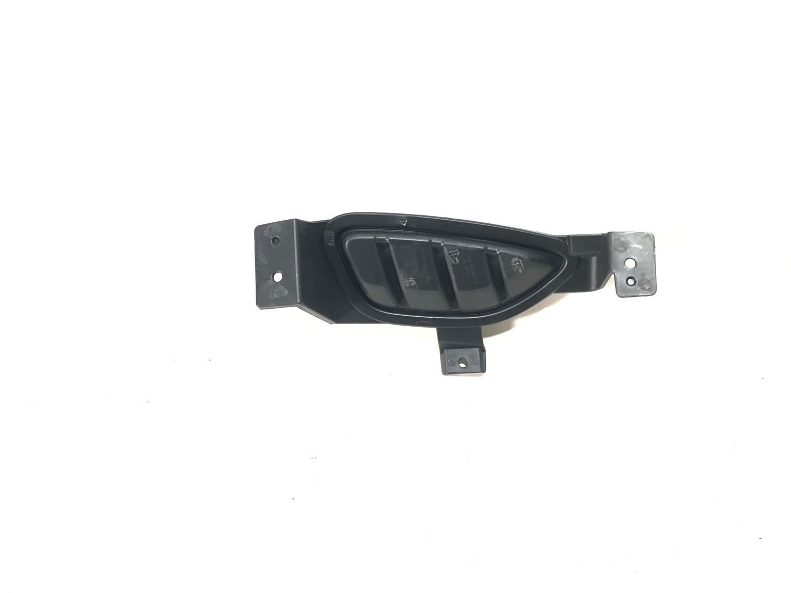 LJ6Z15A245AB Заглушка противотуманной фары правая FORD ESCAPE (2020-21), (LJ6Z-15A245-AB), (Новая запчасть. Неоригинал высокого качества)