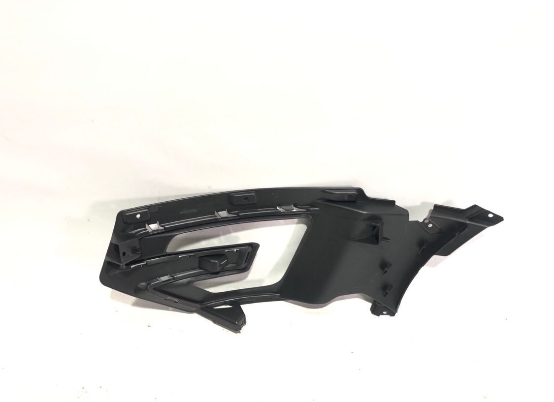 FB5Z17B968BA Накладка протитумаки права FORD EXPLORER (2016-17), (FB5Z-17B968-BA),