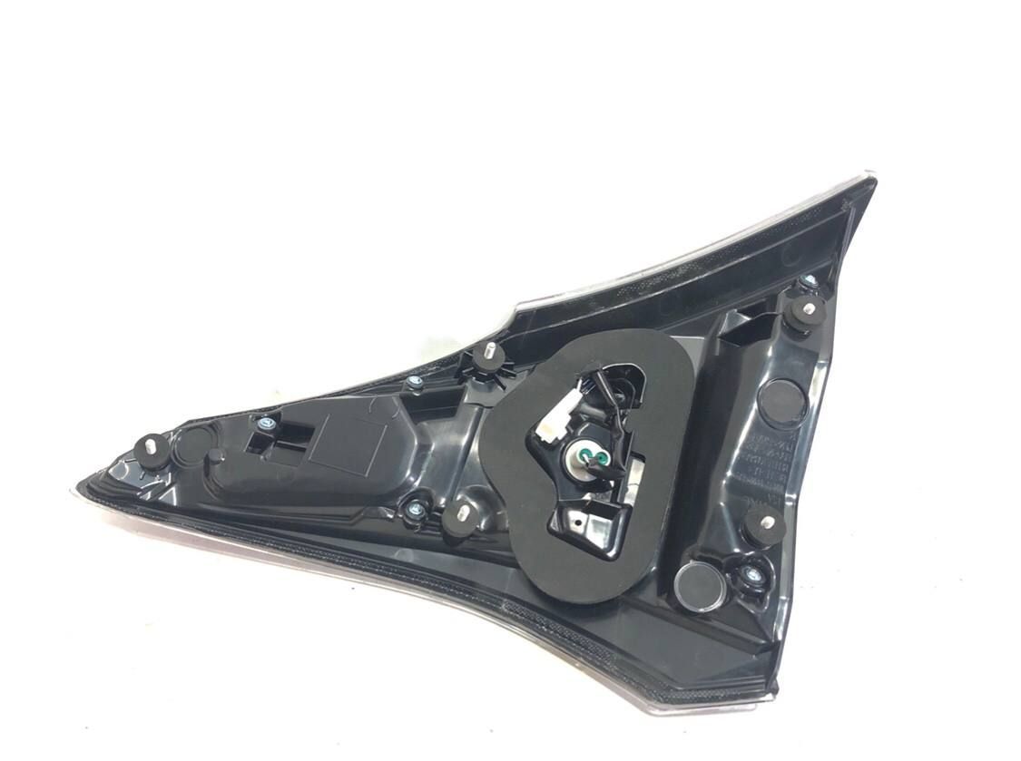 8159142022 Фонарь внутренний левый галоген TOYOTA RAV-4 (2016-18), (81591-42022), (Новая запчасть. Неоригинал высокого качества)