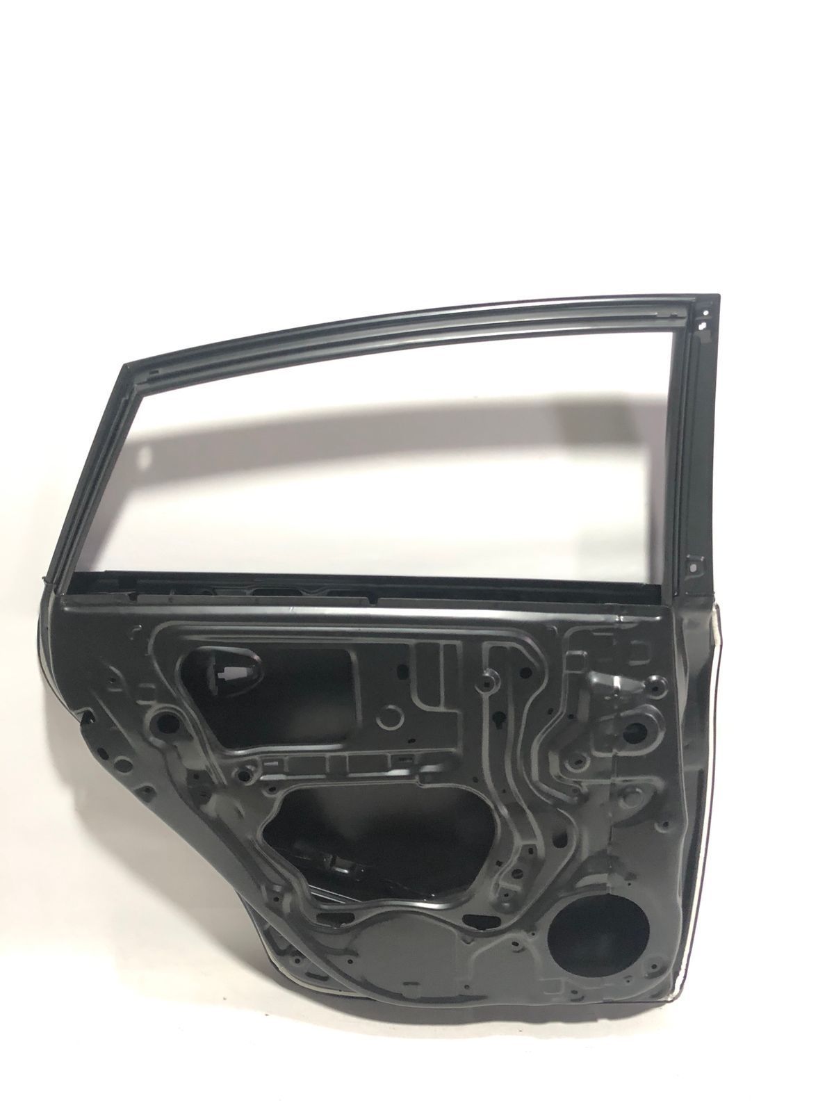 6700447070 Дверь задняя левая TOYOTA PRIUS HYBRID (2010-15), (67004-47070), (Новая запчасть. Неоригинал высокого качества)
