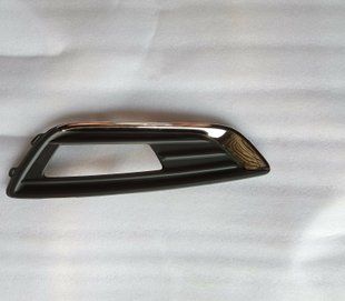 F1EZ15266L Накладка противотуманки Хром правая FORD FOCUS (2015-18), (F1EZ-15266-L), (Новая запчасть. Неоригинал высокого качества)