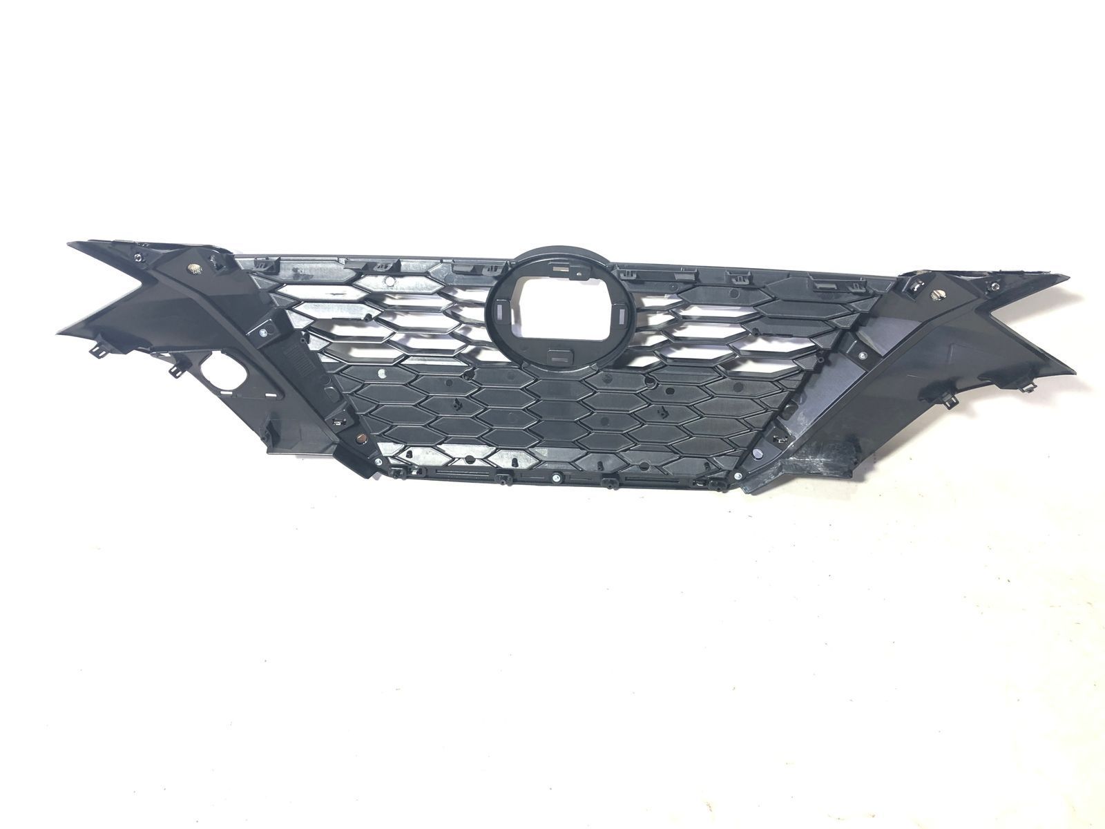 623106LB0A Решетка радиатора NISSAN SENTRA (2020-21), (62310-6LB0A), (Новая запчасть. Неоригинал высокого качества)