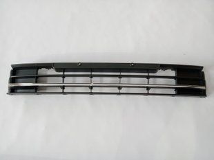 561853671HRYP Решітка переднього бампера (без отвора під дистрон) VOLKSWAGEN PASSAT (2016-18), (561-853-671-H-RYP),
